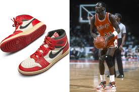 Une paire Air Jordan de Michael Jordan vendue par Sotheby's à 560 000 $